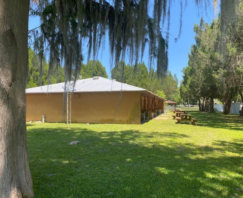 Professor Rousseau'S Manatee Bay Apartment Crystal River Exterior photo