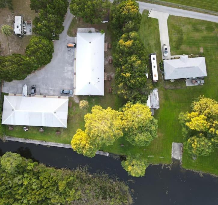 Professor Rousseau'S Manatee Bay Apartment Crystal River Exterior photo